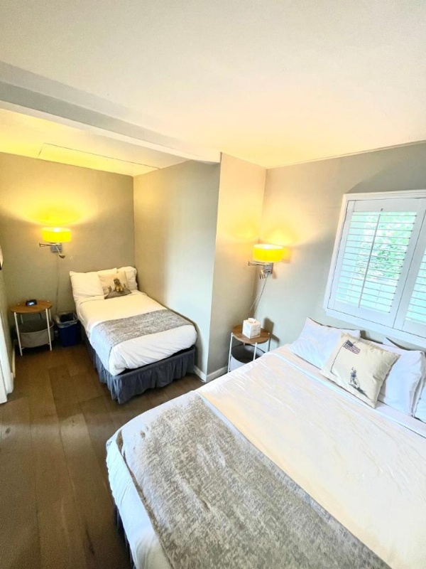 Pleasant Inn image 15