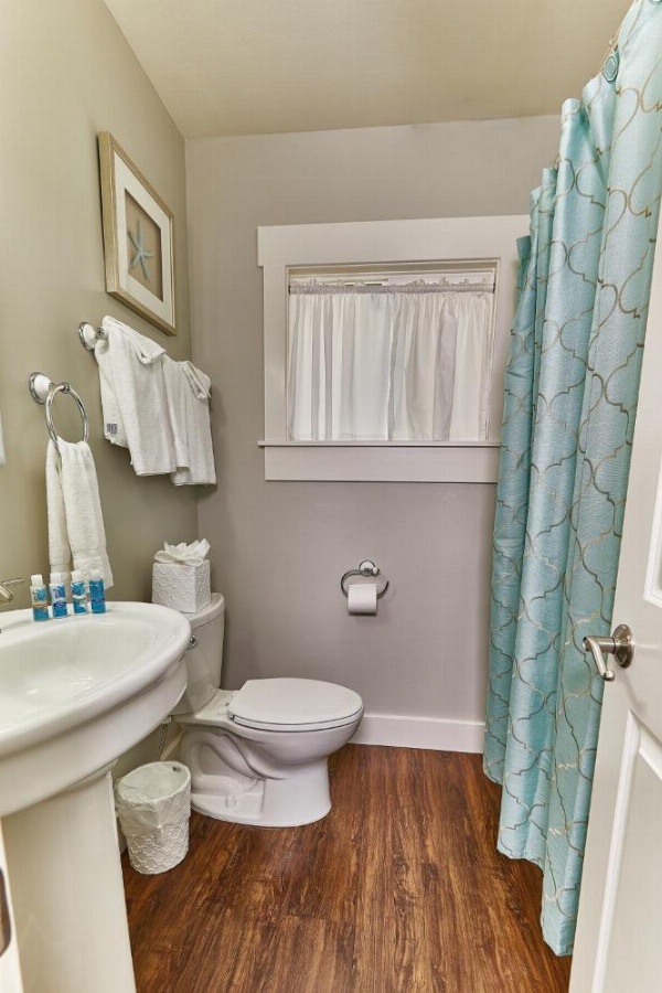 Pleasant Inn image 25