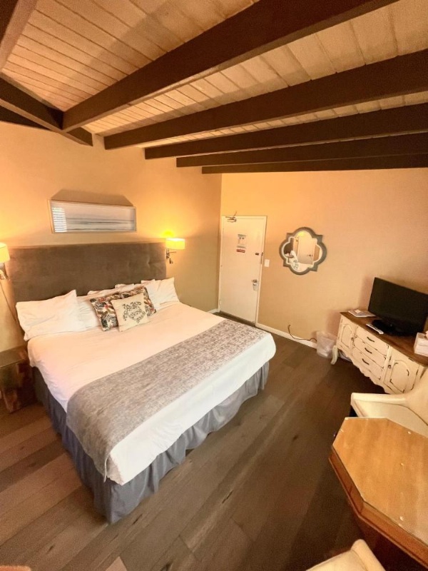 Pleasant Inn image 34